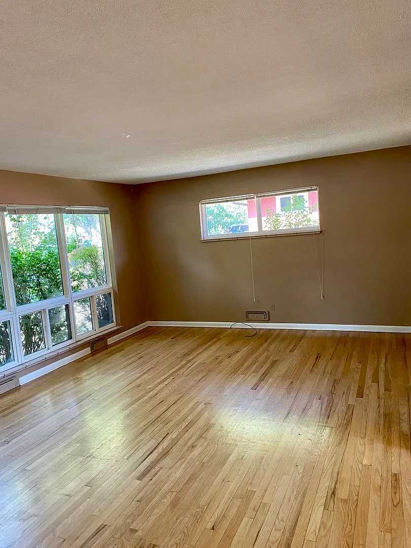 Available for 2027-2028 Fall Pre-Leasing: Charming 2-Bedroom House with Flatiron Views — Photo 2