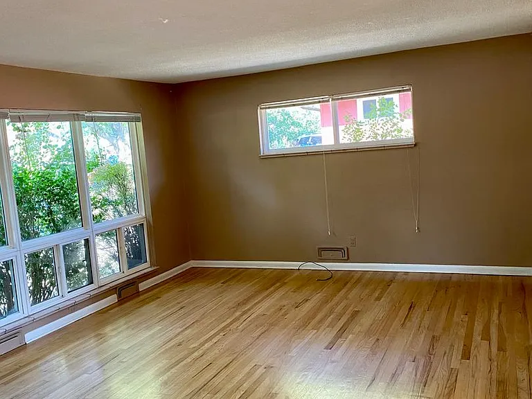 3055 Moorhead Ave — Photo 2