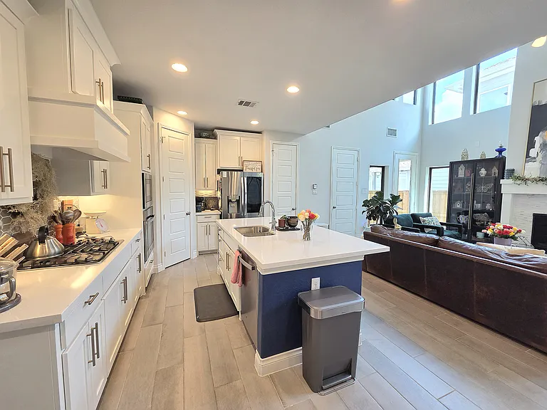 2303 Offerande Dr — Photo 9