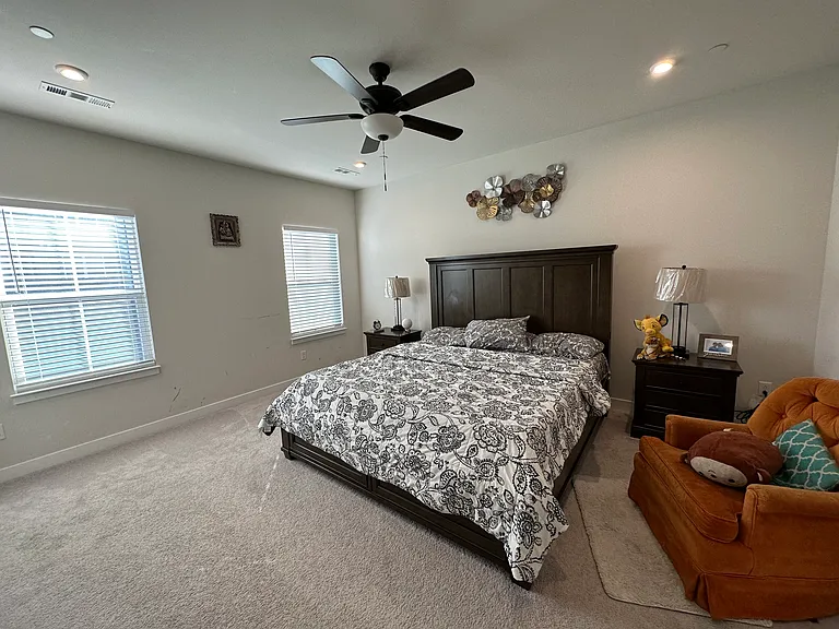 1085 Oglethorpe Dr — Photo 16