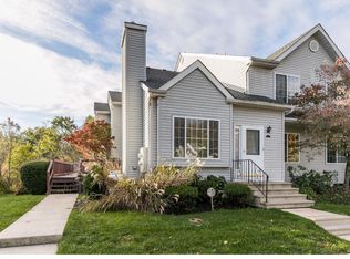 350 Pondview Dr, Harleysville, PA 19438