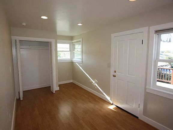 5th image of 2835 Abbey St #2837