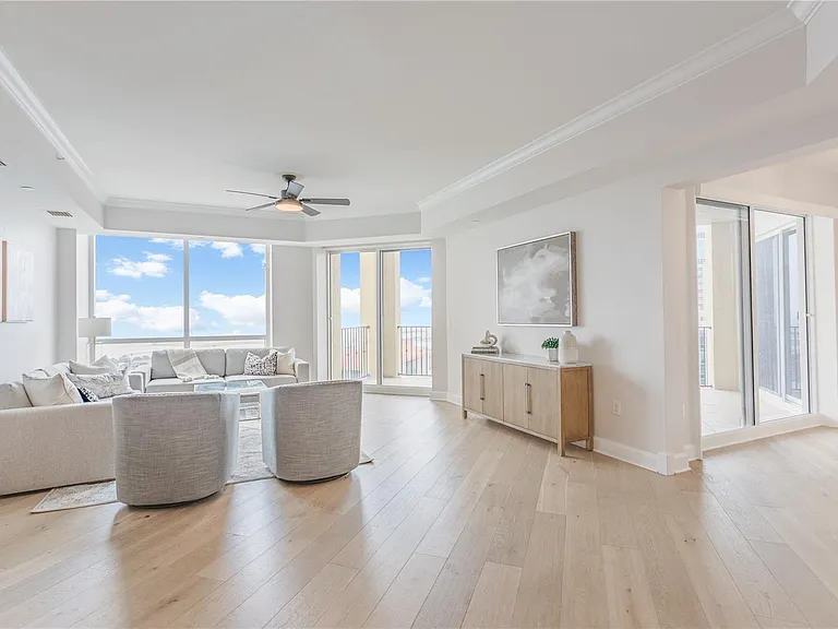 300 Beach Dr NE #1904 — Photo 4