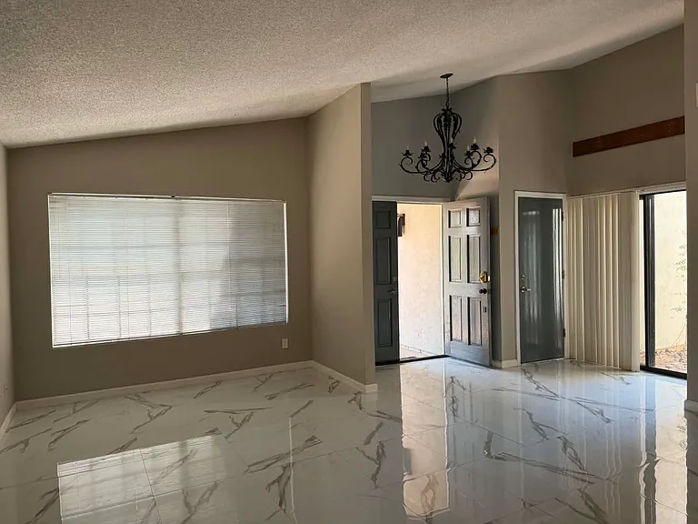 2216 S El Marino — Photo 18