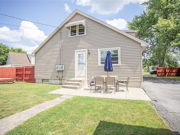 3rd image of 76 Sudbury Ln