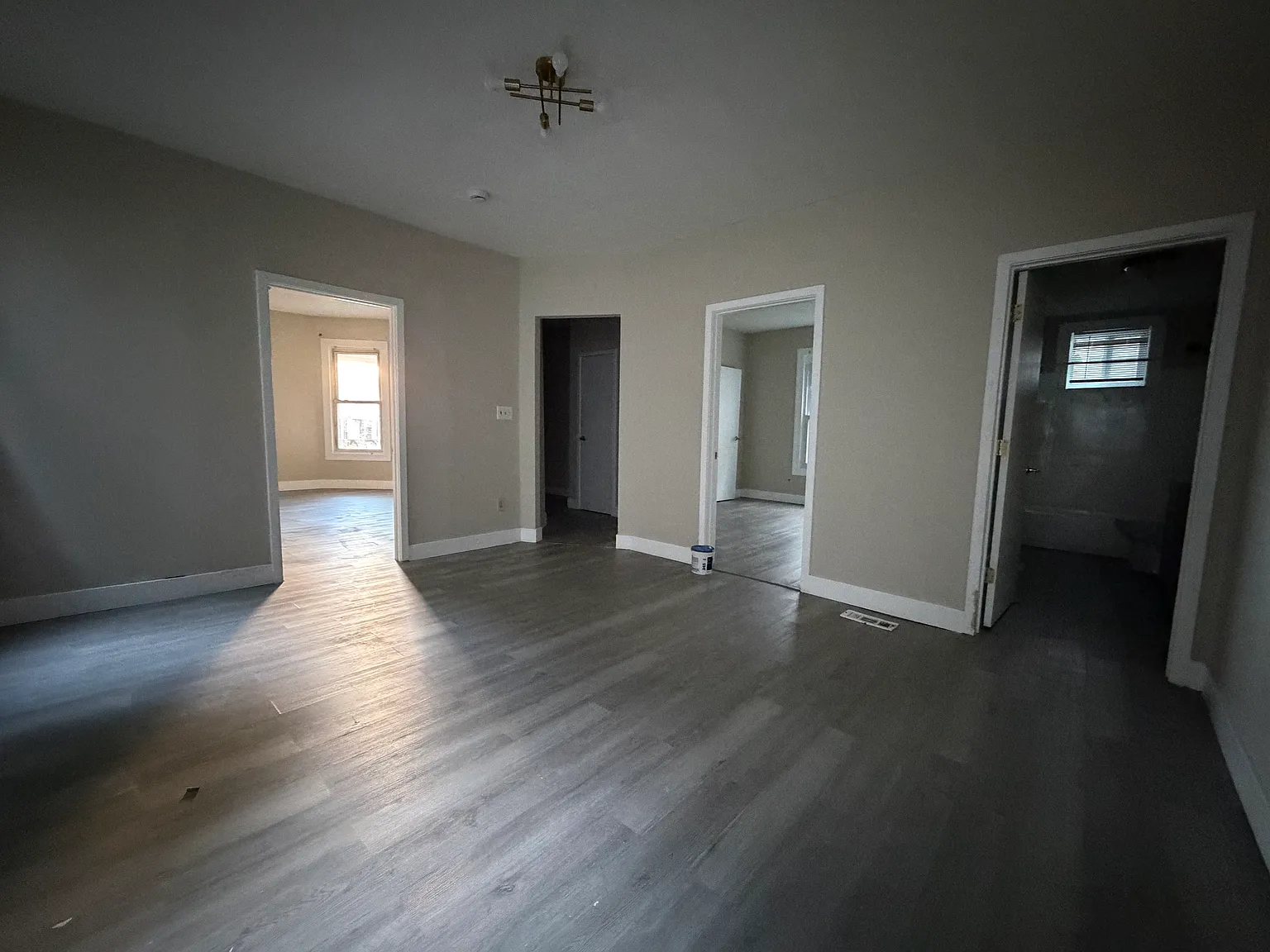 4 bed, 1100 sqft, $1,845 — Photo 2