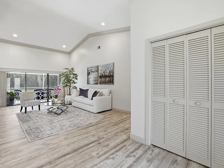 15600 Rolling Meadows Cir — Photo 3