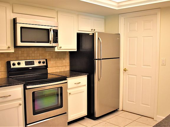 5th image of 4078 Prado Dr
