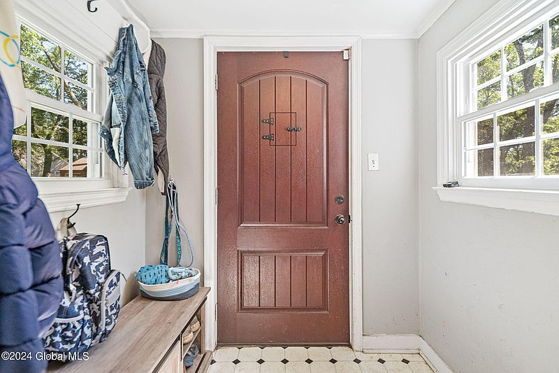 2nd image of 2031 Regent Street