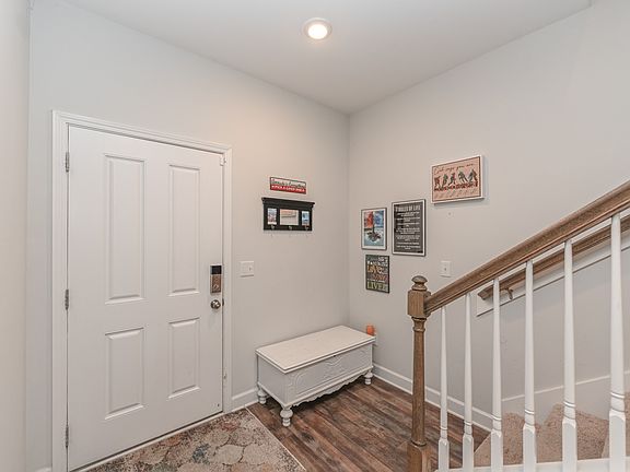 3rd image of 803 Amberton Dr