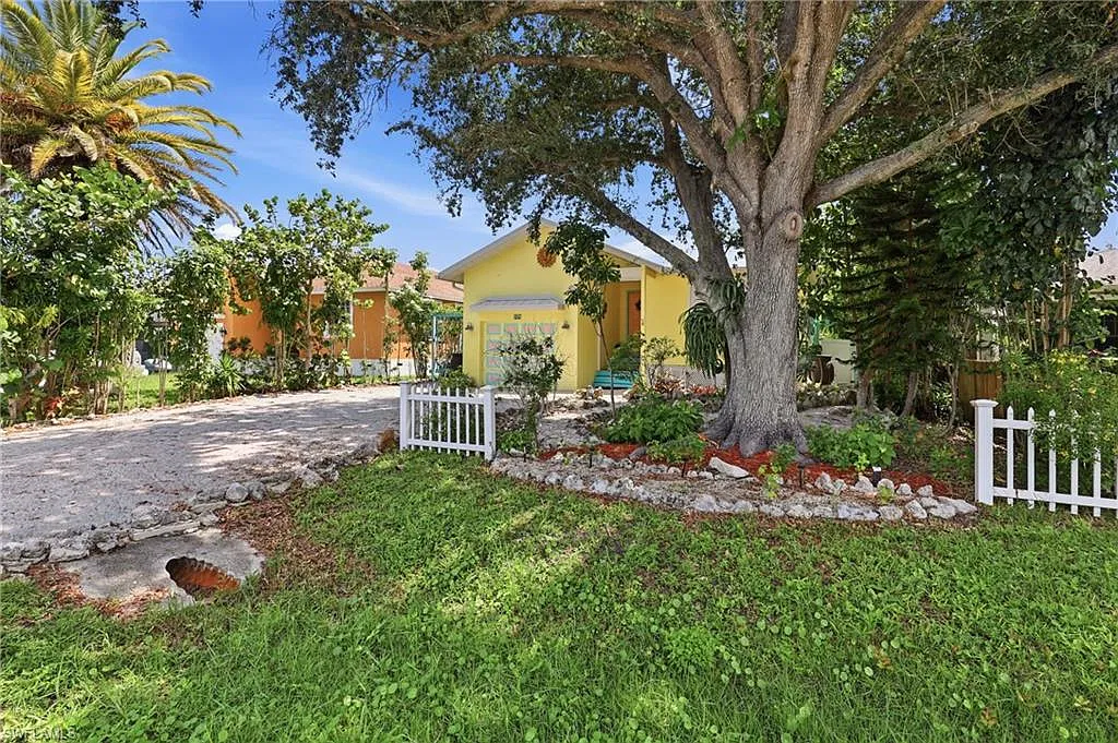 3 bed, 2.0 bath, 1333 sqft, $2,500 — Photo 3
