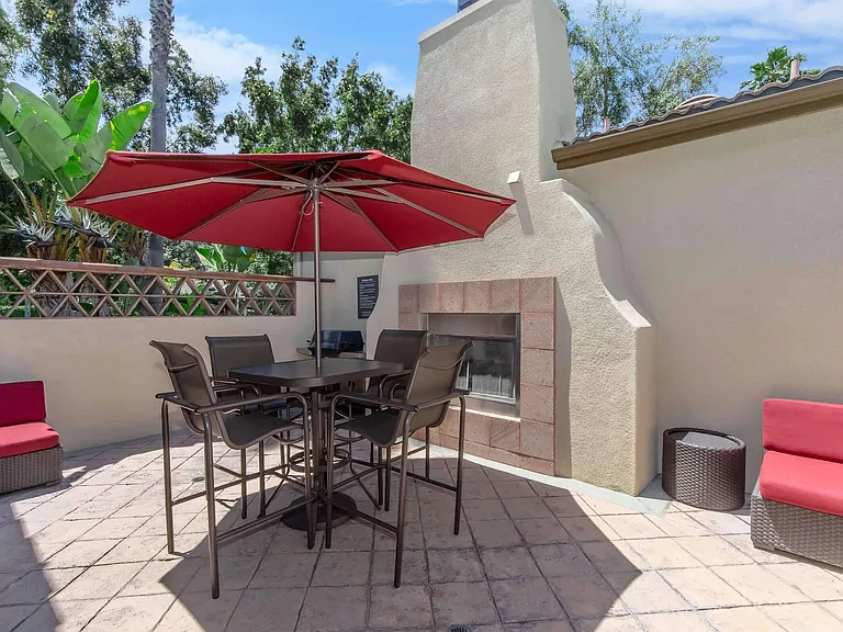 Laurel Vista Apartment Homes — Photo 7