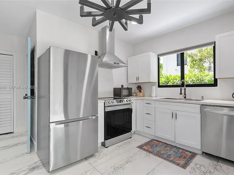 8280 NE 1st Pl — Photo 15