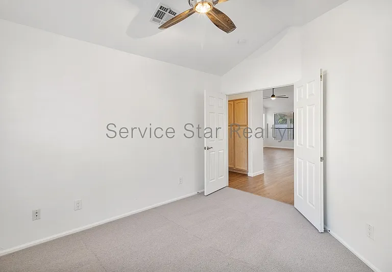 179 W Knox Rd — Photo 14