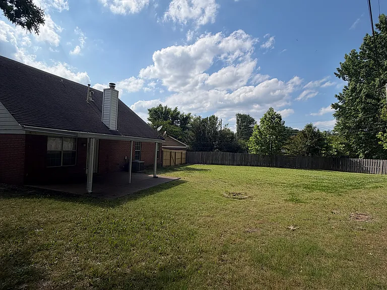 8544 Highland Glen Cir N — Photo 13