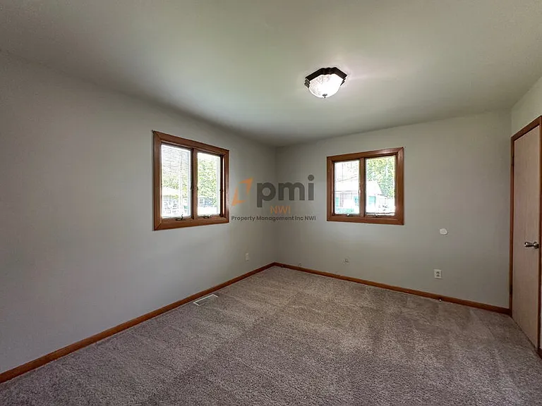 6850 Van Buren Pl — Photo 8