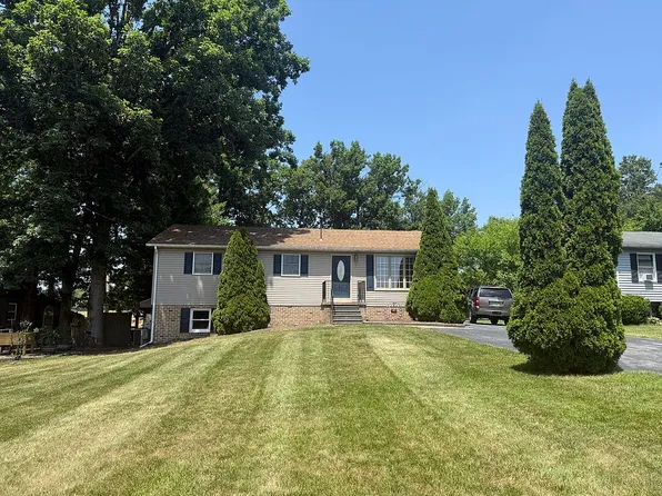 362 Longstreet Dr, Gettysburg, PA 17325