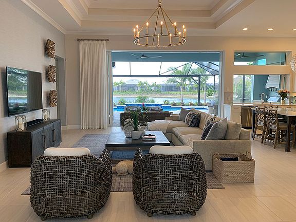 5th image of 5727 Clarendon Dr
