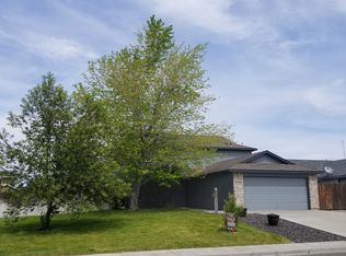 5004 Holly Way, West Richland, WA