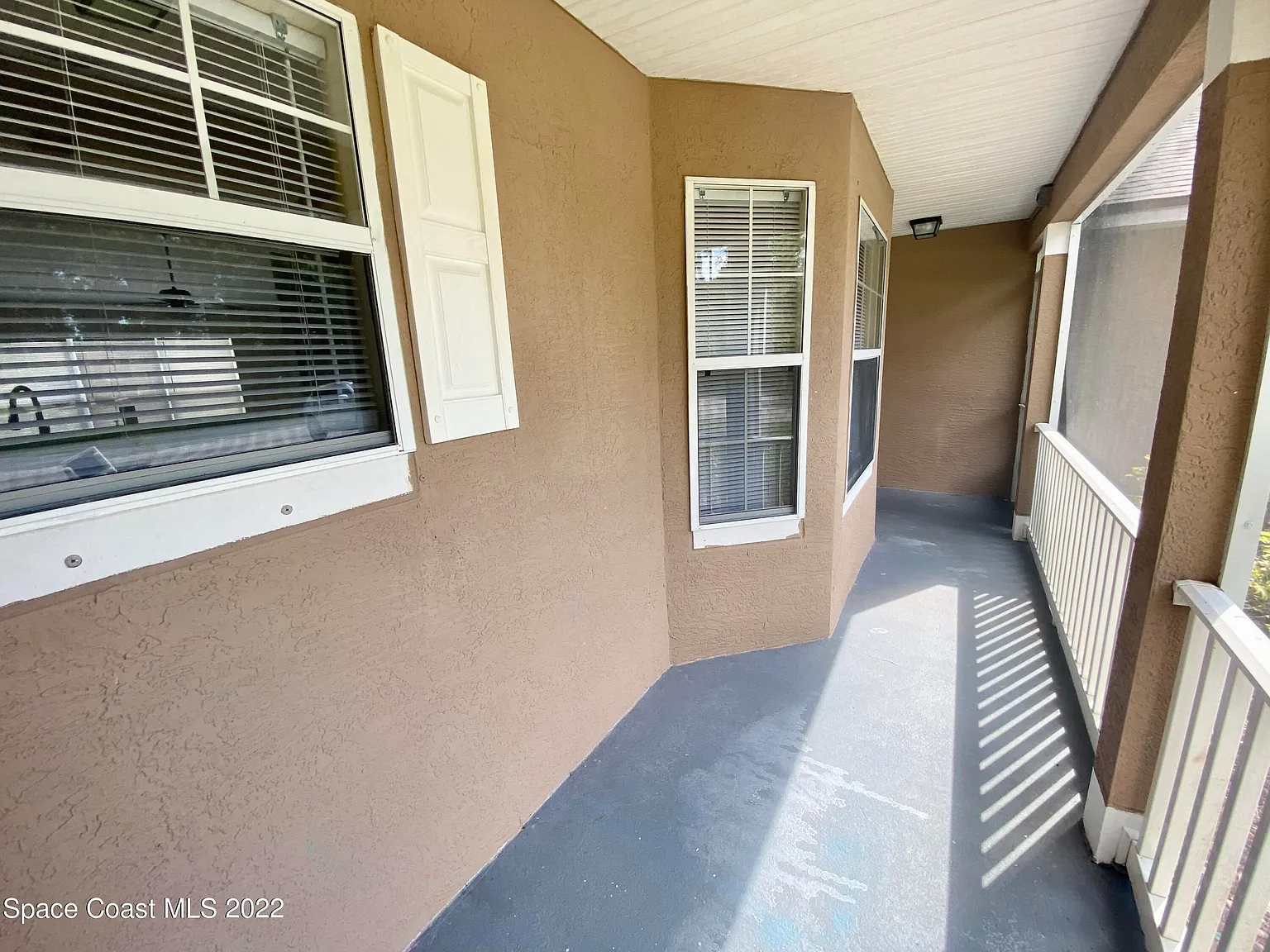 3 bed, 2.0 bath, 1556 sqft, $2,100 — Photo 4