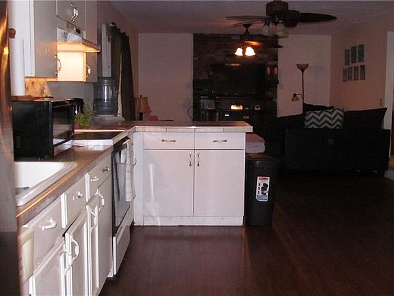 5th image of 97 Chelmsford Dr