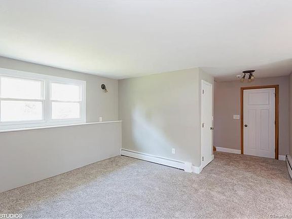 2nd image of 86 Varmor Dr