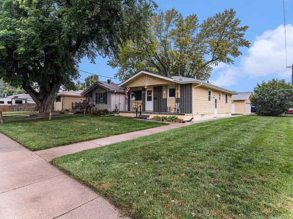 1122 N 22nd St, Council Bluffs, IA 51501