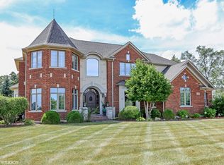 7495 Bonnie Dr, Crystal Lake, IL 60014