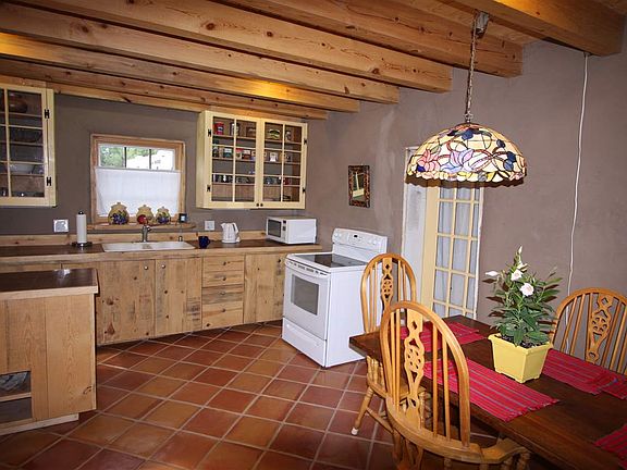 4th image of 226 Rosehip Ln
