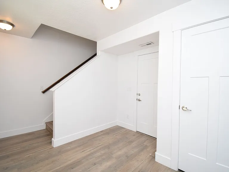 4727 S Hillhouse Cv #102 — Photo 4
