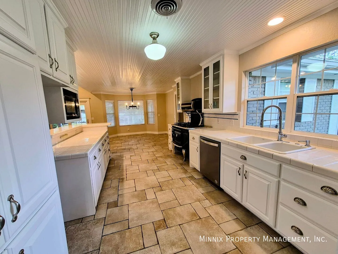 4 bedroom/ 3 bath | 3514 Danbury Dr. — Photo 2