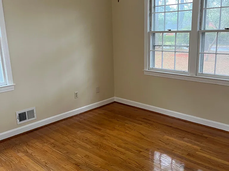 1006 S Kilbourne Rd — Photo 4
