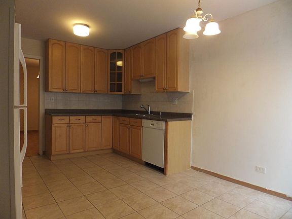 Kitchen with 42 inch cabinets