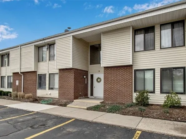 5 Southcreek Ct #D, East Amherst, NY 14051