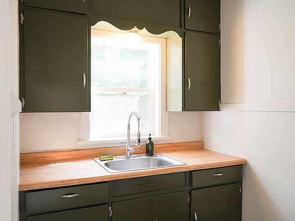 2nd image of 603 E McKenney St #2