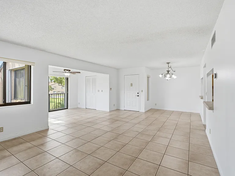 518 Shady Pine Way #B2 — Photo 4