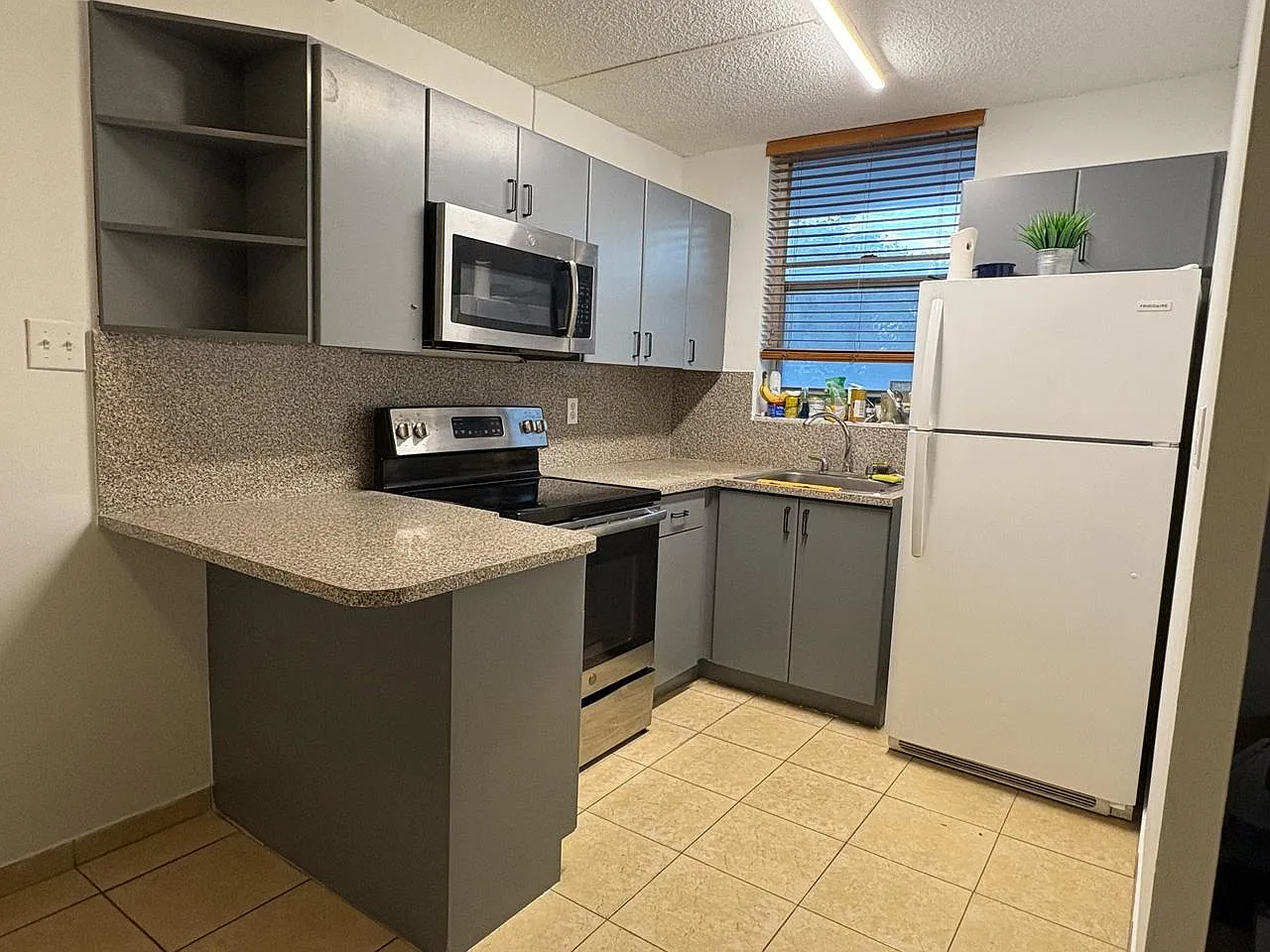 1 bed, 1.0 bath, 620 sqft, $1,800 — Photo 1