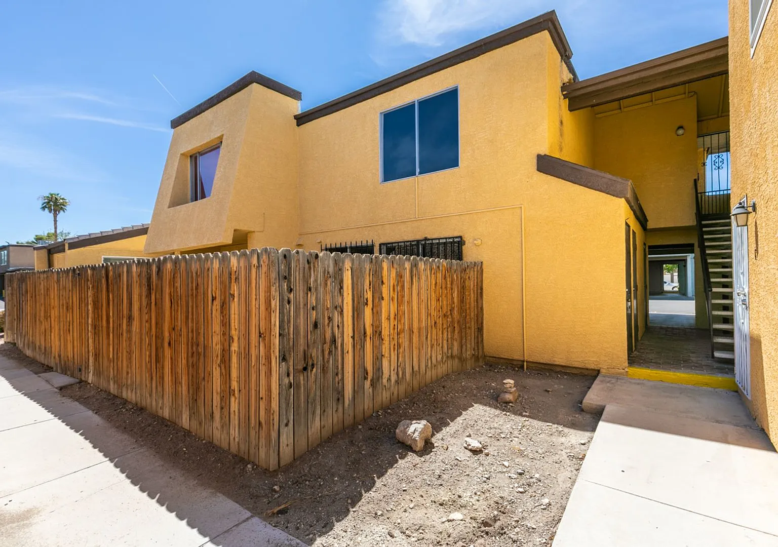 Convenient to UNLV — Photo 3