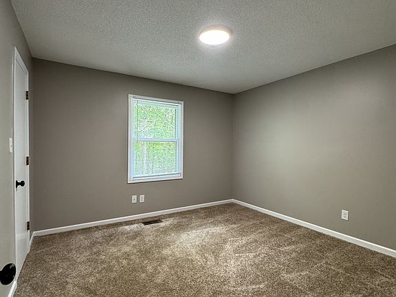 5th image of 260 Gibson St #5