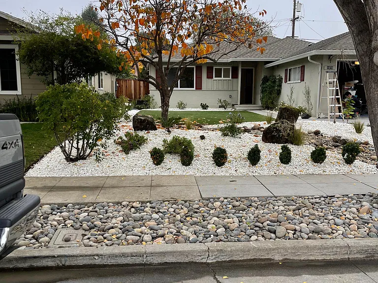 1072 W McKinley Ave — Photo 1