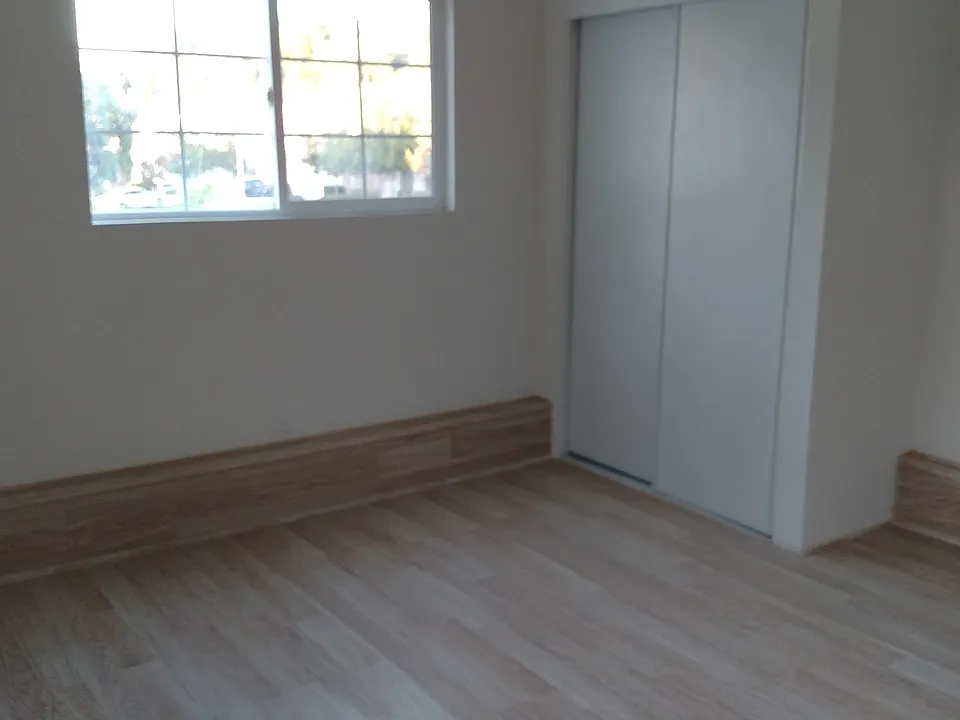 Building Photo 3