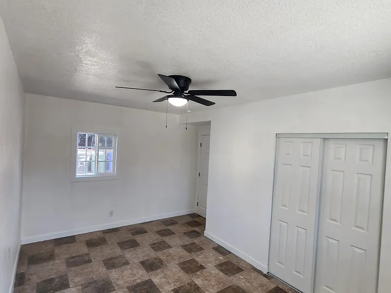 2729 Independence Ave #F — Photo 7