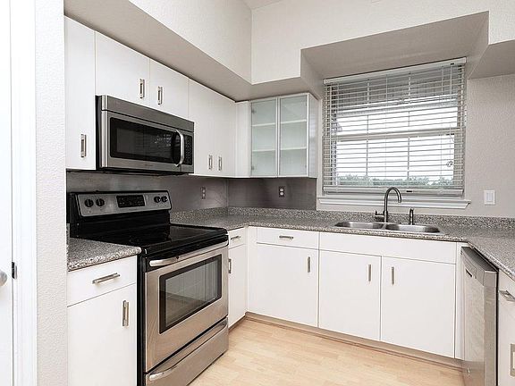 5th image of 270 Brandywine Dr #2B-2Ba-1102Sqft