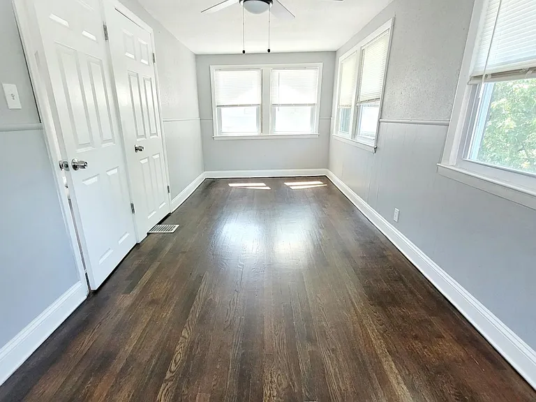 5248 Euclid Ave — Photo 35