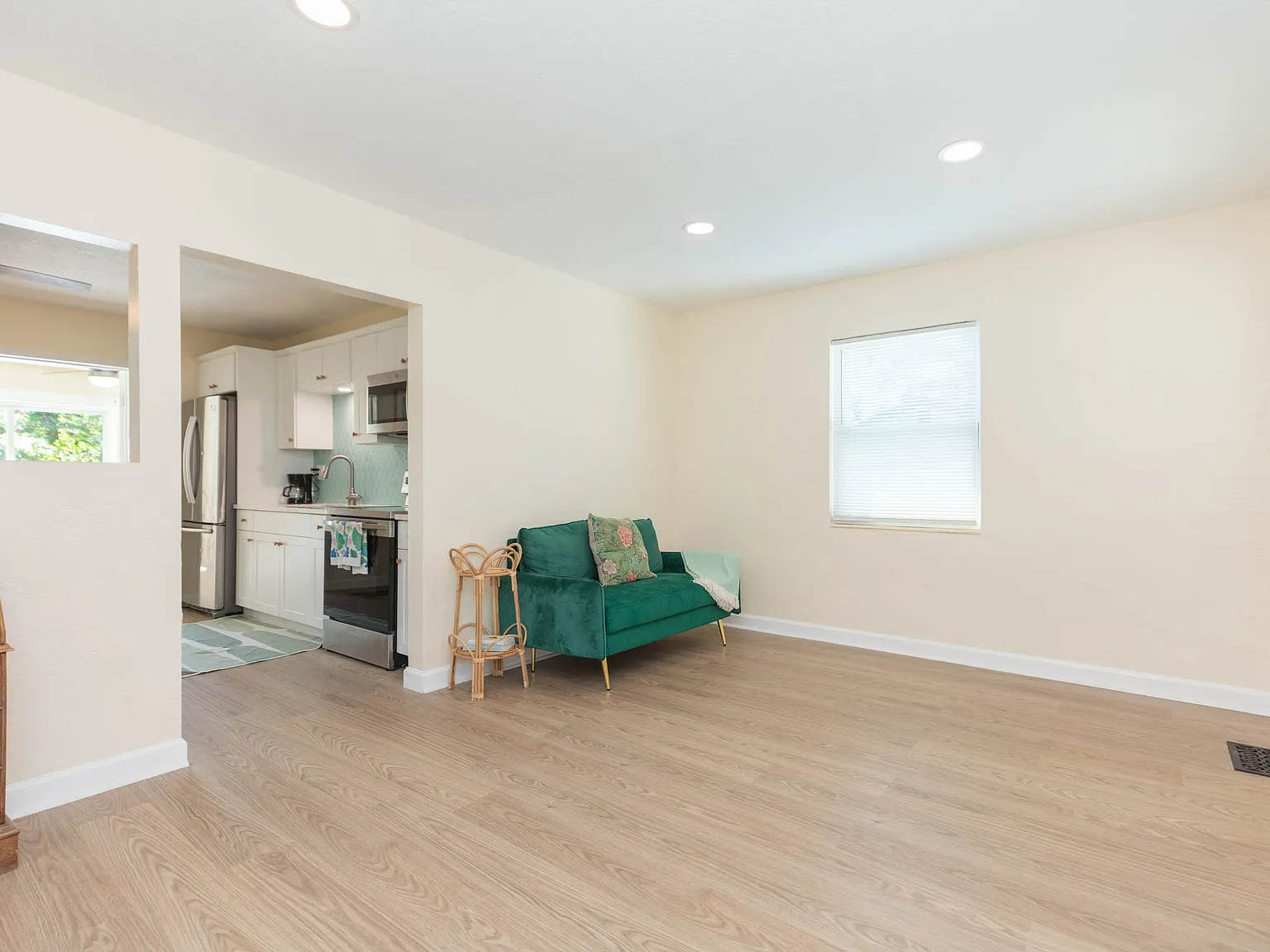 1 bed, 576 sqft, $2,000 — Photo 4