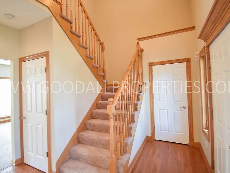 6304 NW 94th St — Photo 2