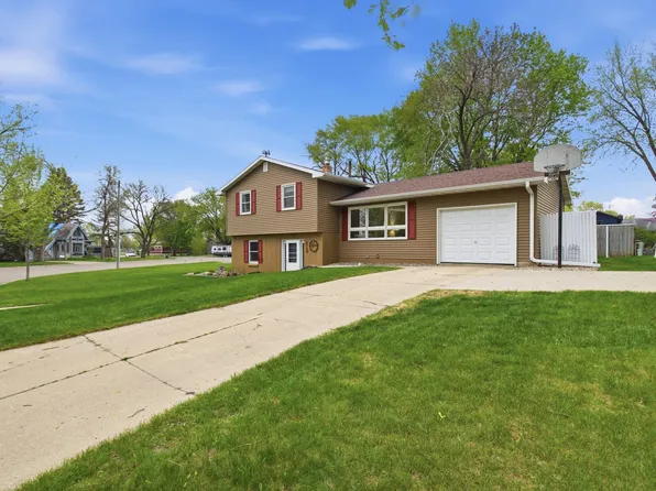 215 Terrace Dr SW, Willmar, MN 56201
