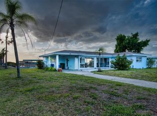 210 21st St NE, Bradenton, FL 34208