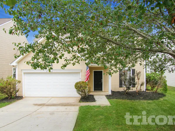 2721 Forest Grove Ct, Charlotte, NC 28269