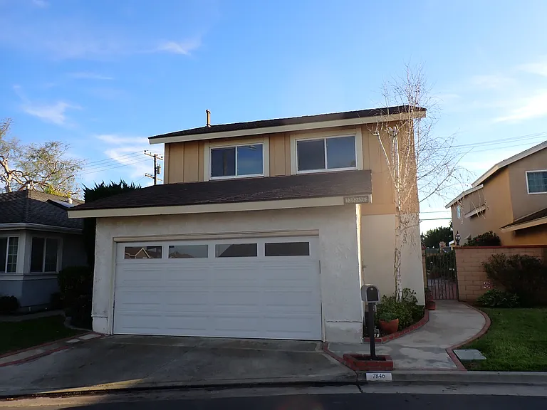 7846 Connie Dr — Photo 2